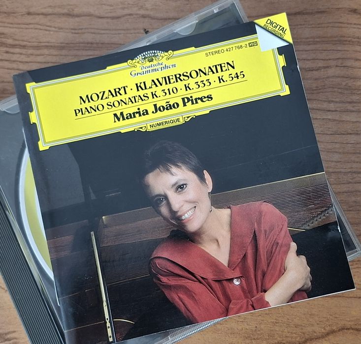 Cd de Maria João Pires da editora Deutsche Grammophone
