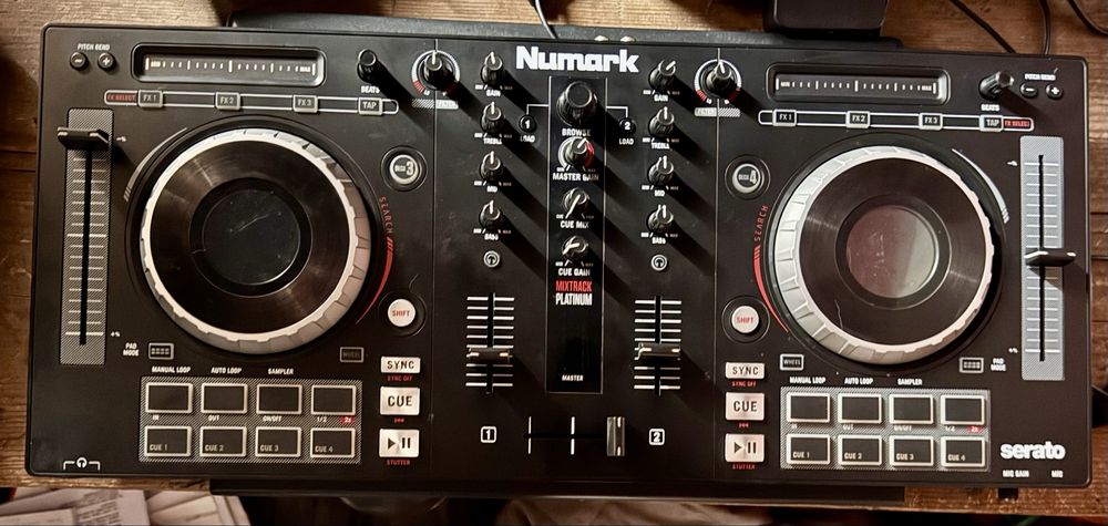 Kontroler Numark