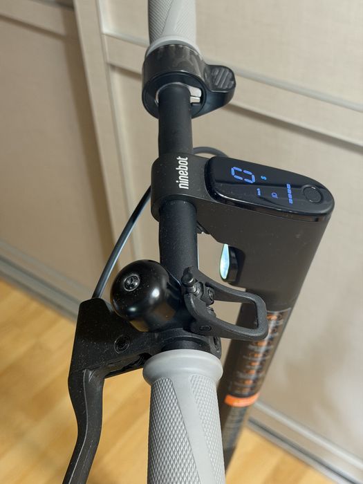 Електросамокат Segway Ninebot F25E