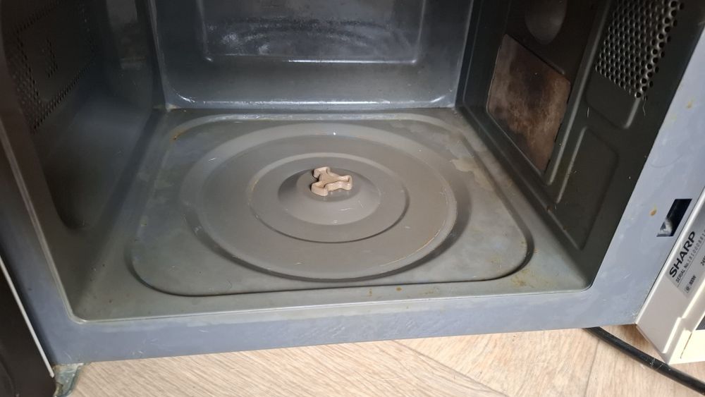 Мікрохвильова піч Sharp