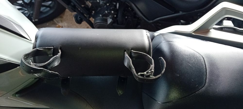 Bolsa frontal em couro para moto