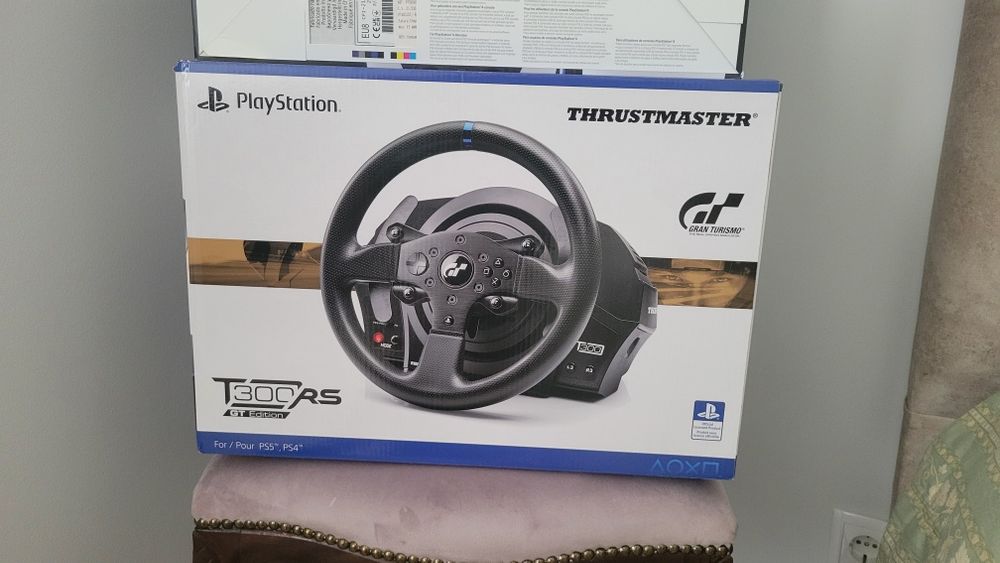 Thrustmaster 300 RS GT Edition + iRacing seat