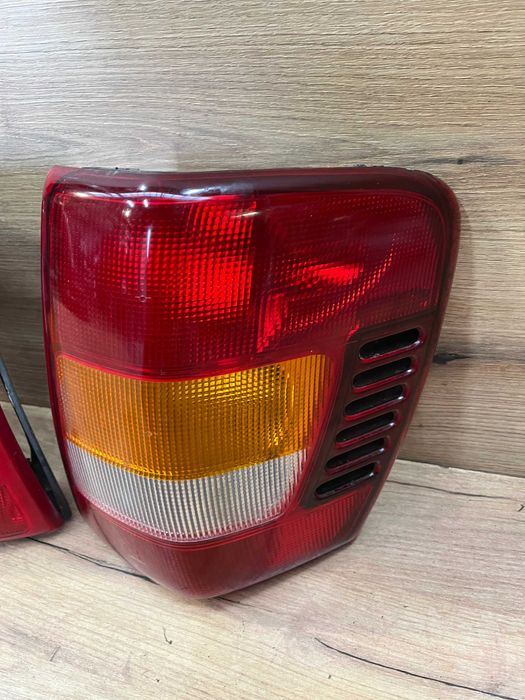 Lampa/reflektor tylny lewy prawy Jeep Grand Cherokee