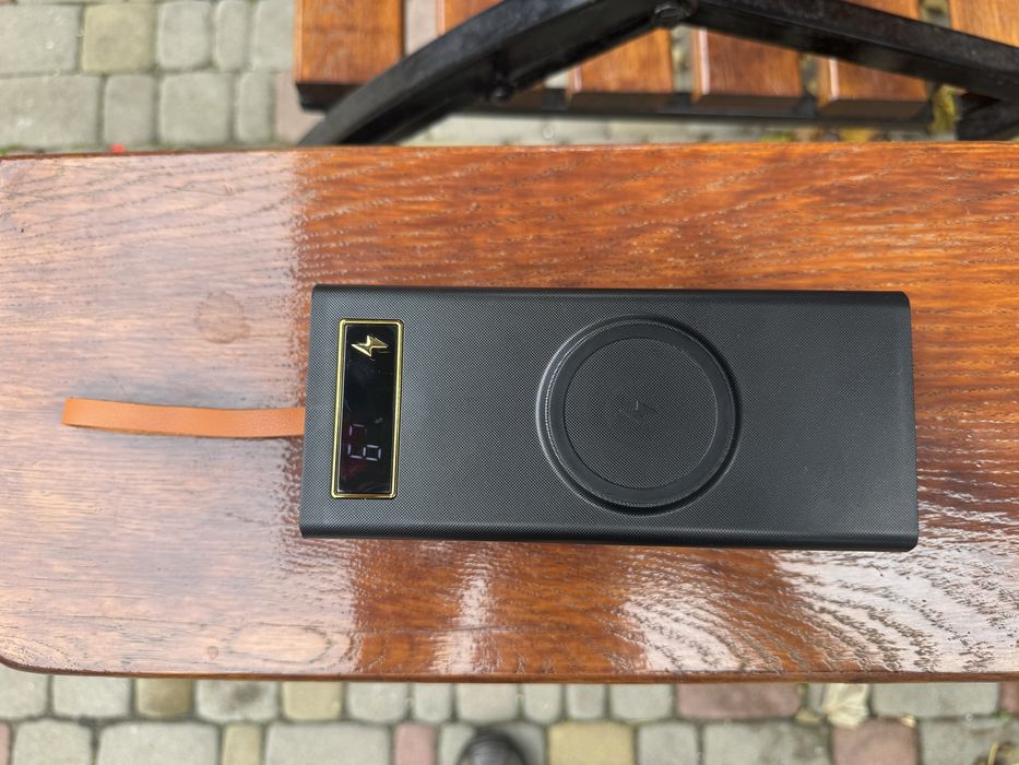 Потужний павербанк 42000mAh + ліхтар + швидкісна зарядка