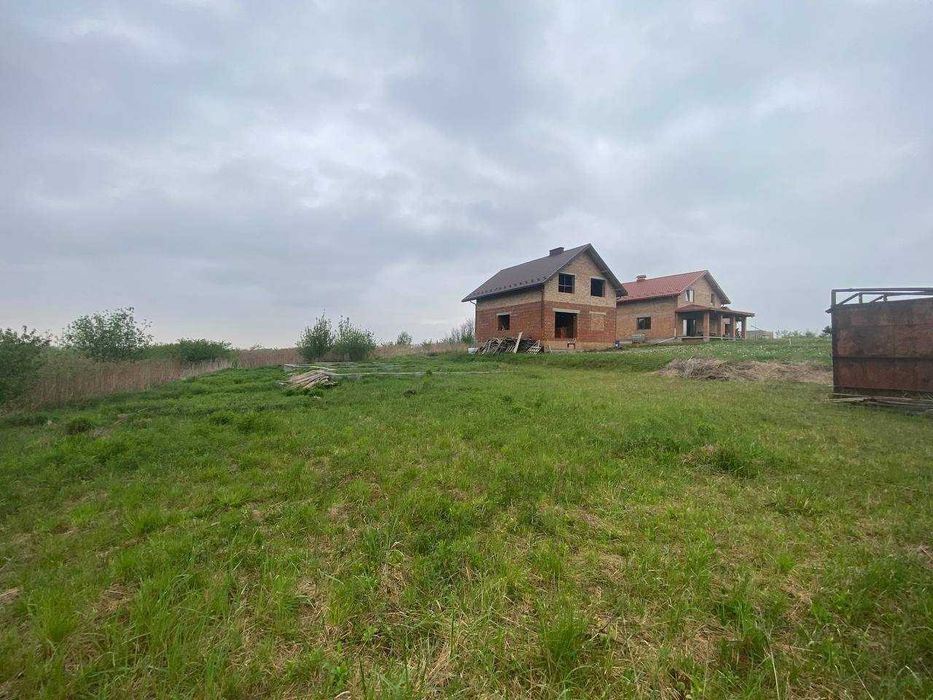 Продаж земельної ділянки неподалік Львова в с. Малехів площею 0.08га
