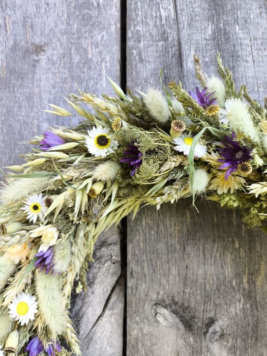 Натуральний віночок з сушених трав і квітів на двері/стіну