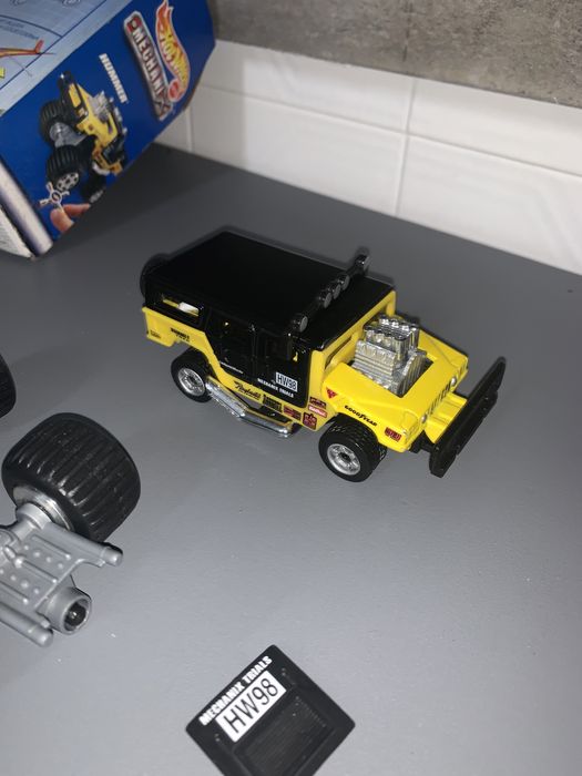Hot wheels ainda com caixa