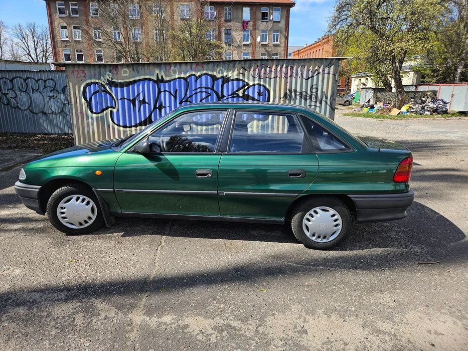 Opel Astra Opel Astra F sedan pierwszy właściciel