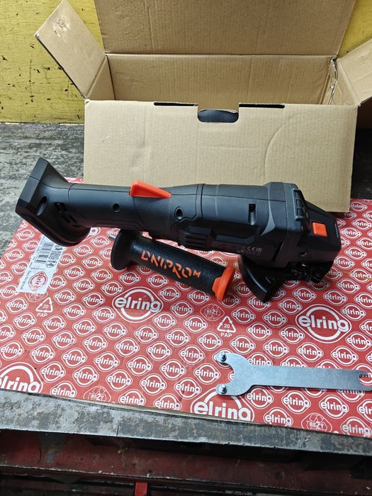 Акумуляторна шліфмашина Dnipro-M DGA-201 (без АКБ та ЗП)