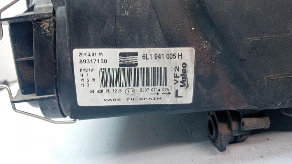 Ótica / farol esquerda SEAT Cordoba (6L2)