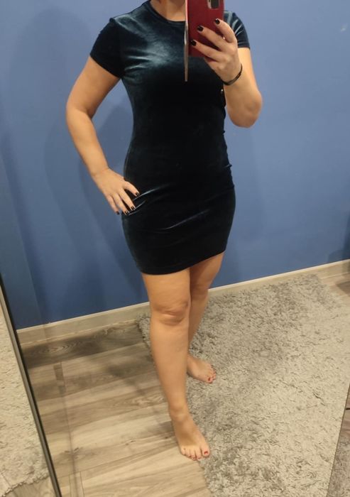 Welurowa granatowa sukienka M