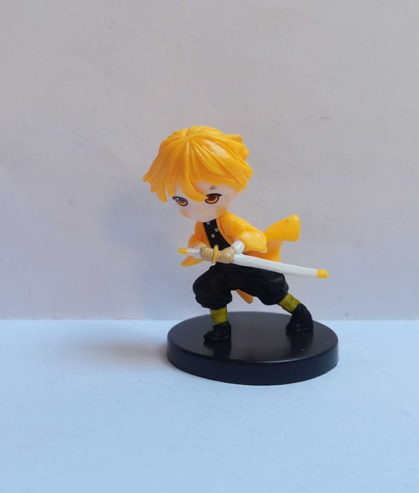 Urocza mini figurka: Zenitsu Agatsuma (anime Demon Slayer)