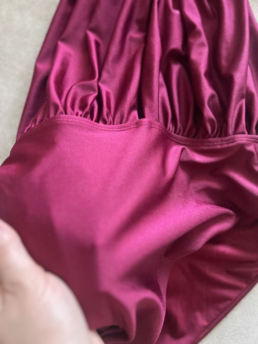 суцільний купальник новий!