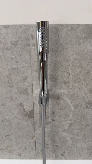 Bateria wannowa Grohe Essense z prysznicem