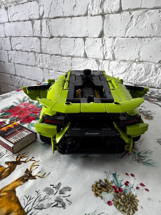 Lego ламбаргіні машинка
