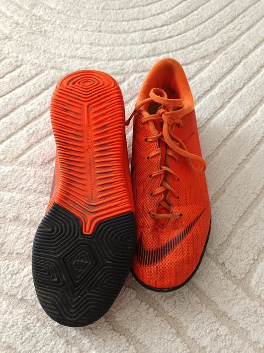 Halówki Nike rozmiar 37,5