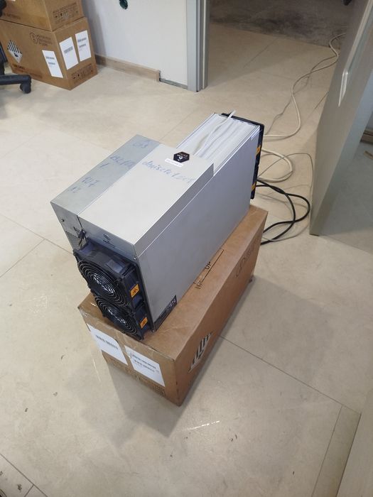 Асик майнер E9 pro 3650 mgh.