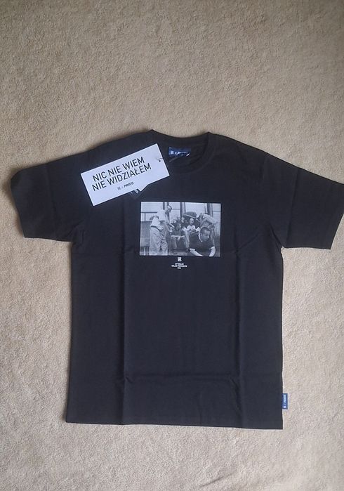 T-shirt Zip Skład .