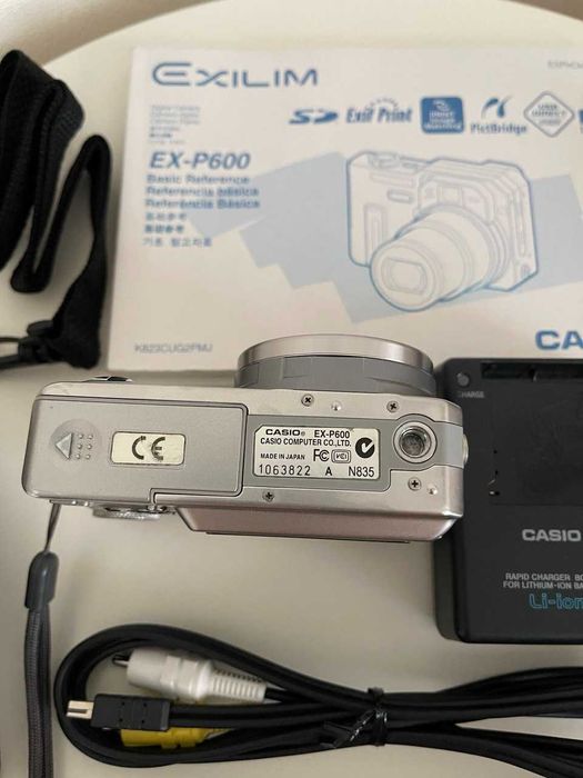 Цифрова компактна камера Casio Exilim EX-P600