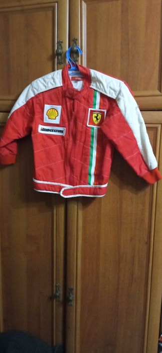 Курточка Ferrari на мальчика 6-8 лет р. 38