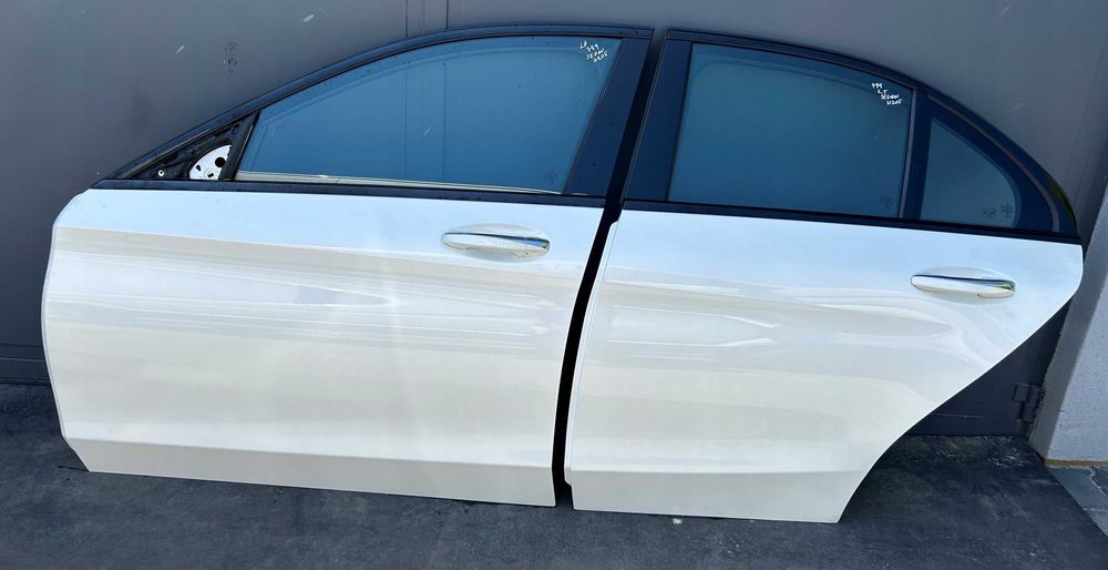 MERCEDES C-Class W205 Двері перед зад ліві праві