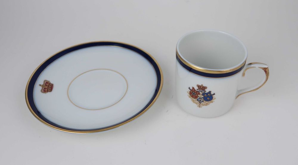 Chávena Vista Alegre - Brasão D. Carlos I e D. Amélia, CADA