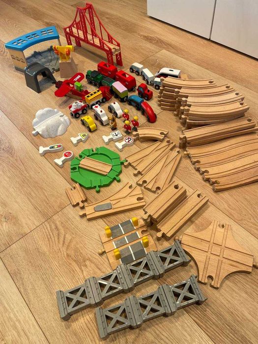 Велика деревяна залізниця BRIO / IKEA понад 100 елементів