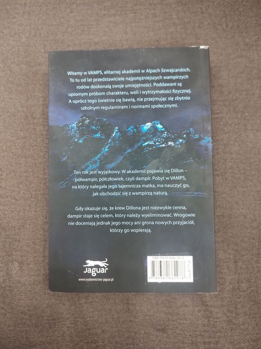 Świeża krew. Vamps Tom 1 - Nicole Arend romans fantazy science-fiction