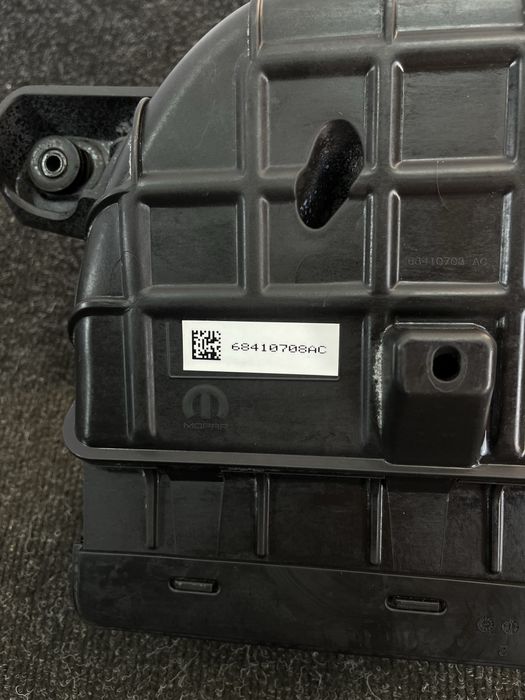 Воздухоприемник воздуховод на Jeep Grand Cherokee WL 2021-2025