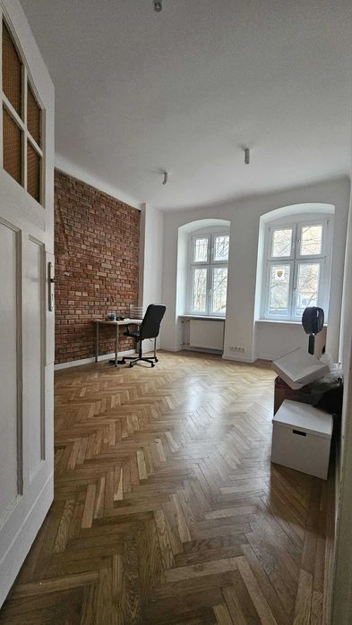 Odstąpię najem lub wynajmę część stylowego biura w centrum miastam lokalu