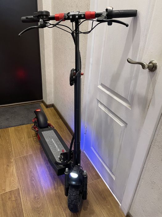 Продам електросамокат KugooKirin M4 Pro