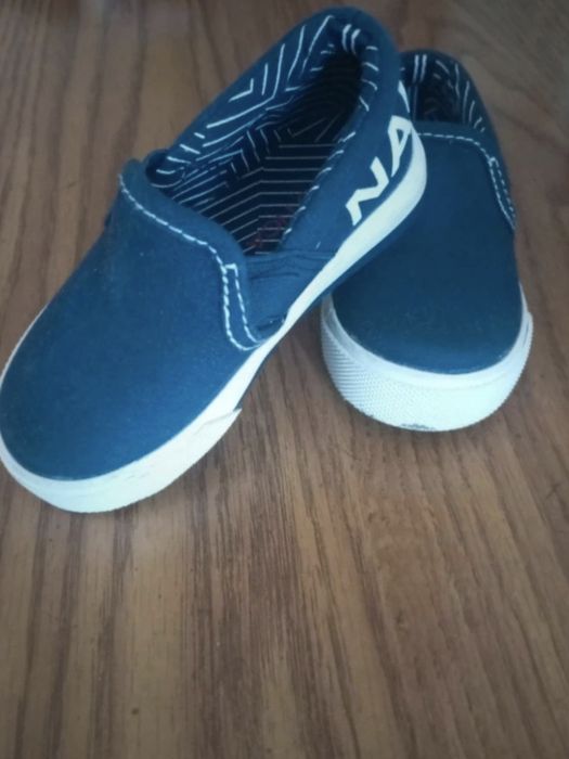 Sapatos novos menino