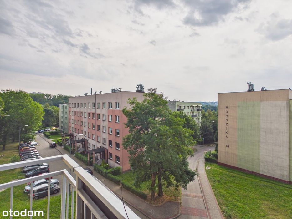 2 pokoje do wejscia - balkon i pełne wyposażenie!