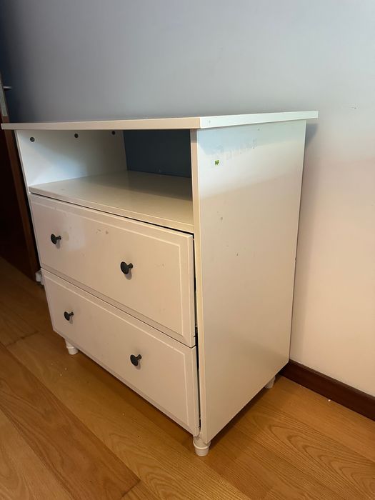 Cómoda IKEA criança