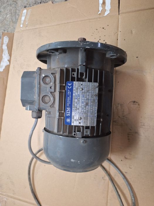 Silnik elektryczny 380 0.75kw 1453obr