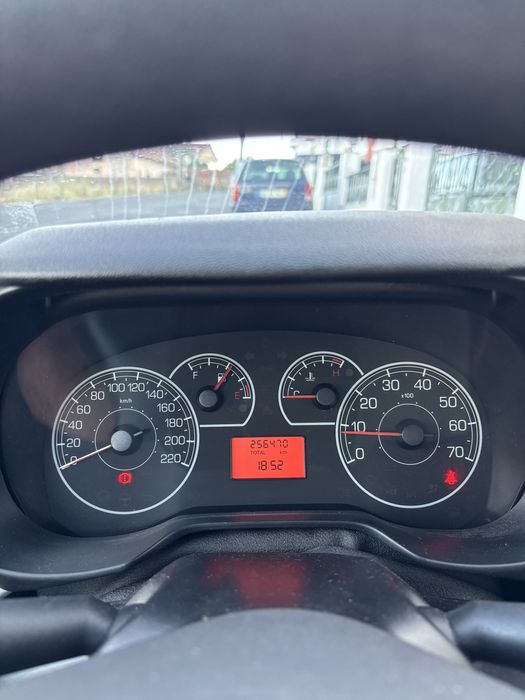 Fiat Punto Evo Dynamic 1.3 - Económico e Fiável