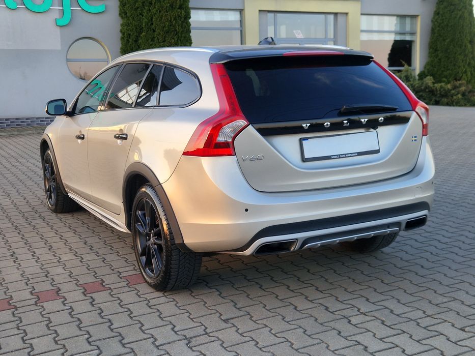 Volvo v60 cross country