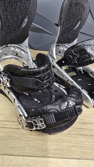 Wiązania snowboardowe Burton L