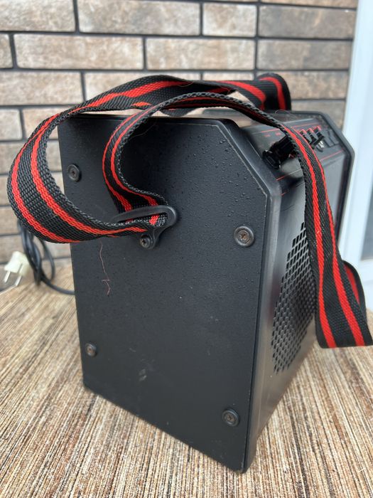 Комбопідсилювач CARLSBRO на акумі