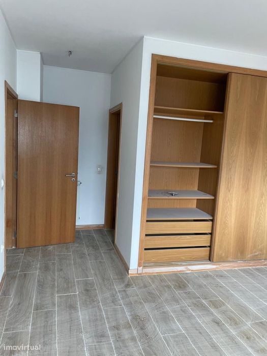 Apartamento T2 com garagem e elevador em Águeda