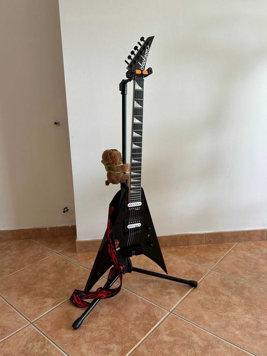 Guitarra Jackson King + Boss Katana 50 gen3