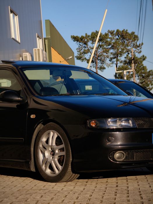 Vendo ou troco Seat Leon 1m