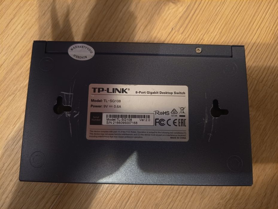 tp-link TL-SG108 8-Port Gigabit Deskop Switch