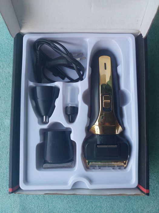 Машинка для стрижки волос + триммер для носа и ушей. Электробритва.