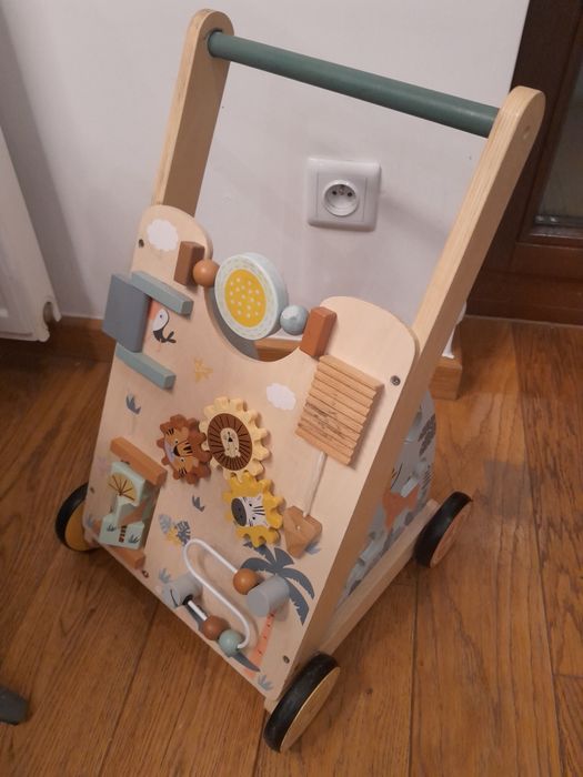 Drewniany chodzik  pchacz edukacyjny