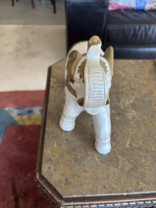 Estatueta Elefante Decorativo Branco e Dourado
