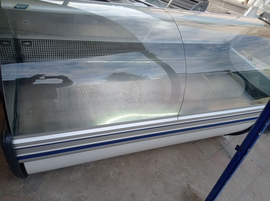 Холодильная витрина Cold Польша 200 см