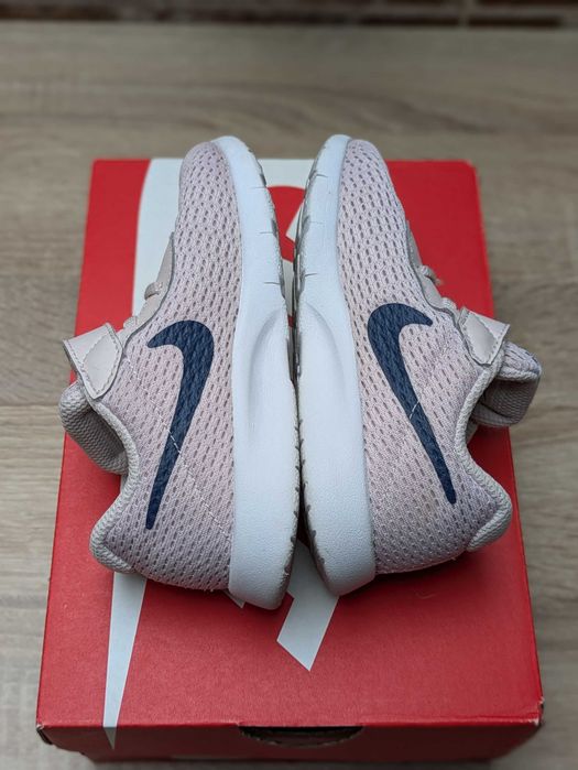 Adidasy dziecięce Nike Tanjun, rozmiar 25.