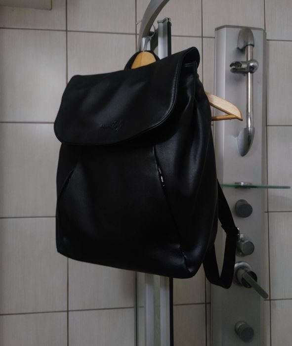 plecak plecaczek męski meatfly sportowy na laptopa elegancki. zapinany