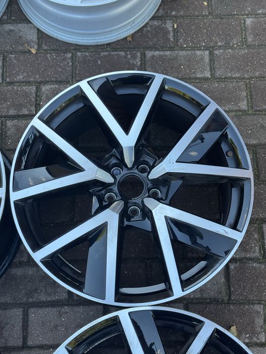 Komplet felg OE VW 20” 9J ET33 5x112 Używane/Demo F-Vat